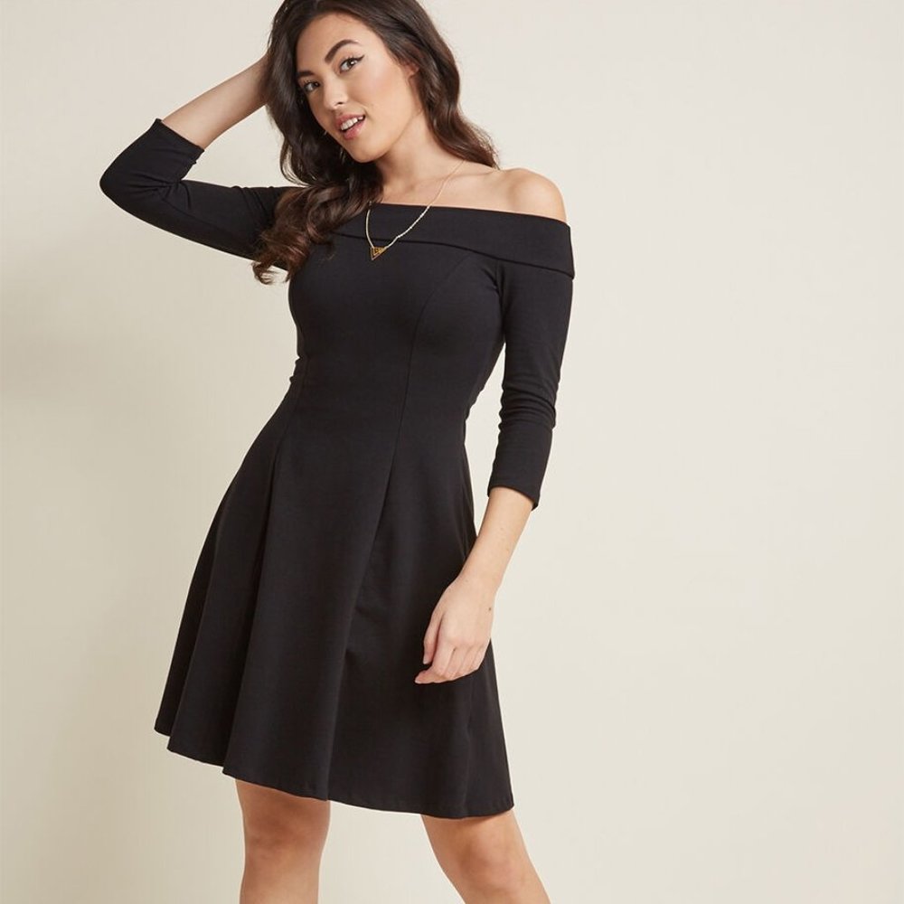 Modcloth Off-Shoulder Knit Dress in Black